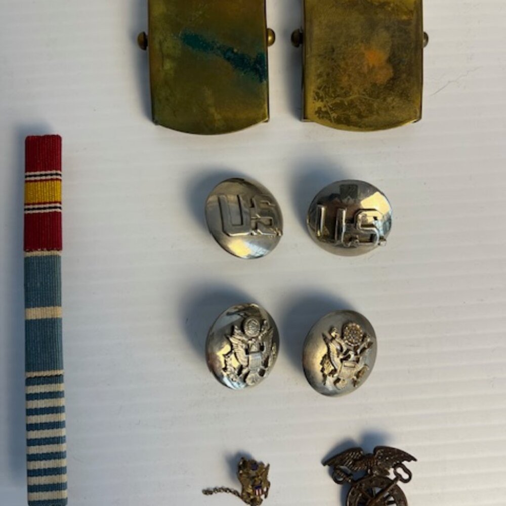 US Army WWII & Korea War Medals, Pins, Brass Belt Buckles 1945-1955 period